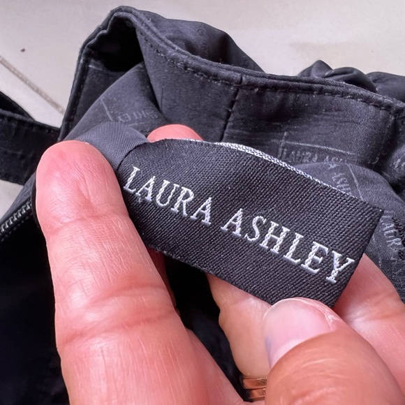 Laura Ashley diaper bag black stamped Laura Ashley everywhere with 2 pockets - Picture 5 of 16